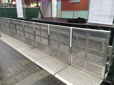Pit barriers for concerts