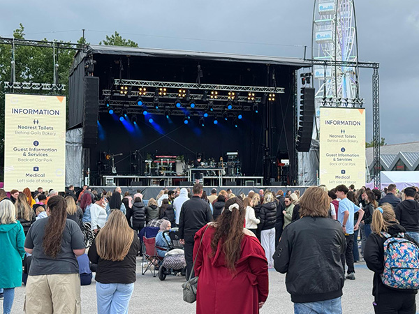 Smart Stage 120 at event