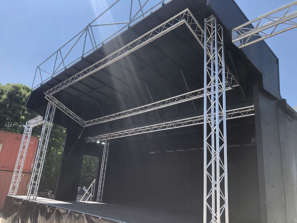 ES40 mobile stage for event hire